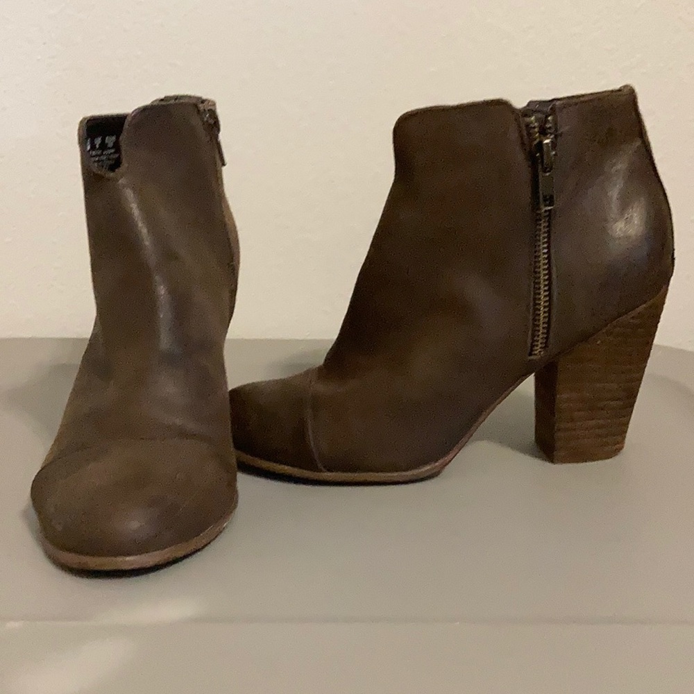 Carlos brown shield boot size 8